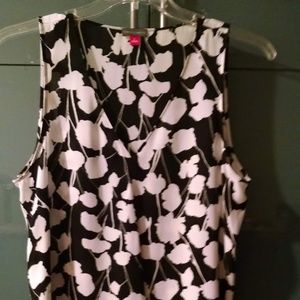 Women's Sleeveless V Neck Top